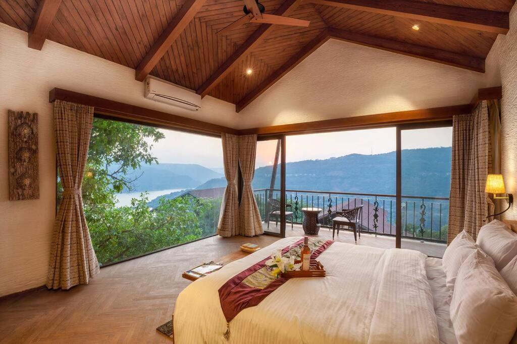 Soul Tree Villa 50 Super Luxury Villa With Heated Plunge Pool And Jacuzzi Lavasa Exterior photo